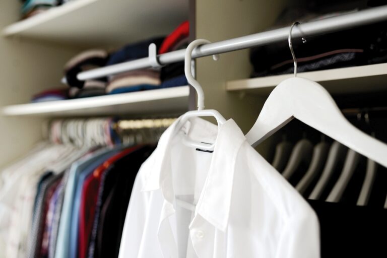 wardrobe-5961193_1280-768x512.jpg